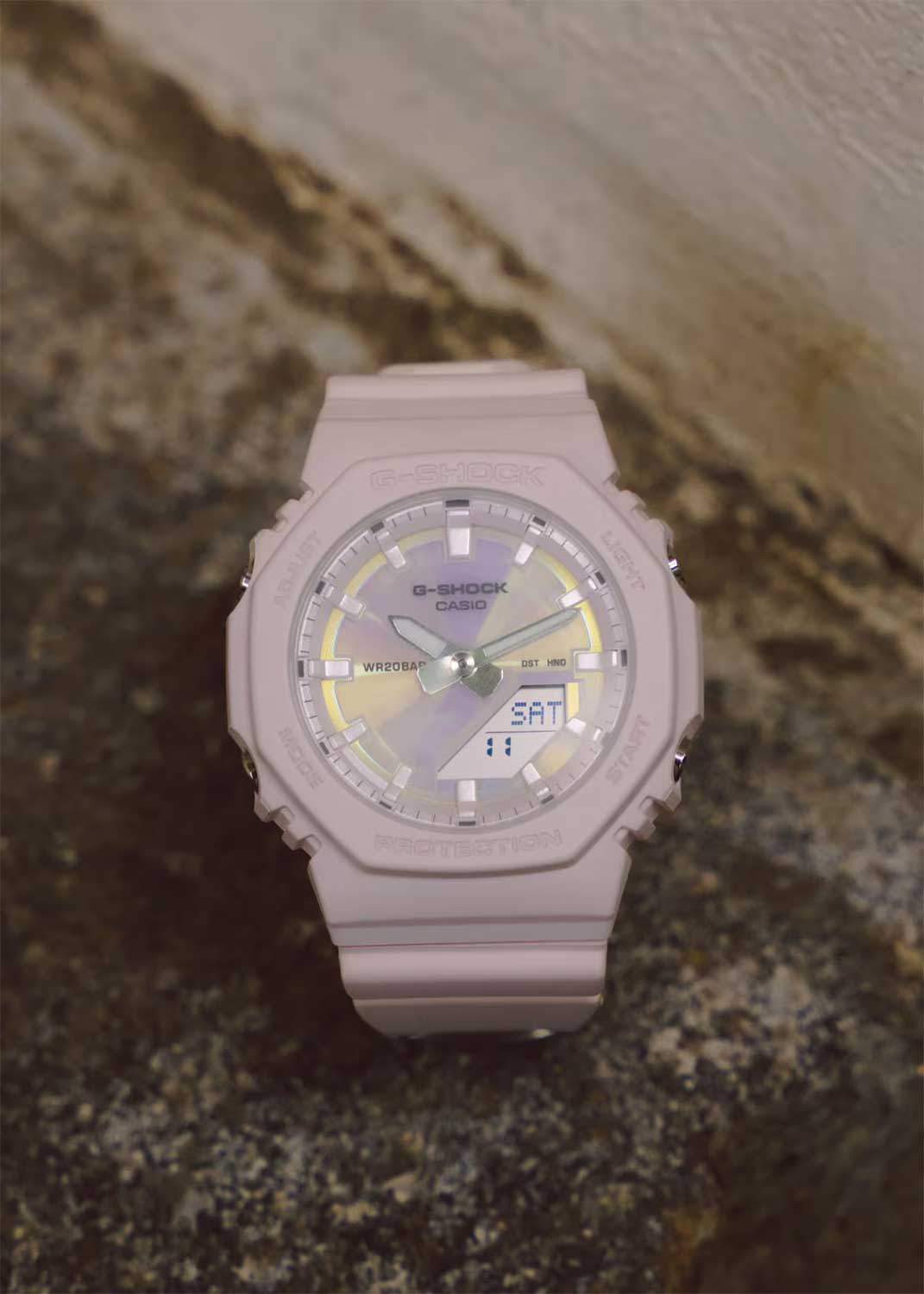Наручные часы Casio GMA-P2100PC-4A. Фото 1.
